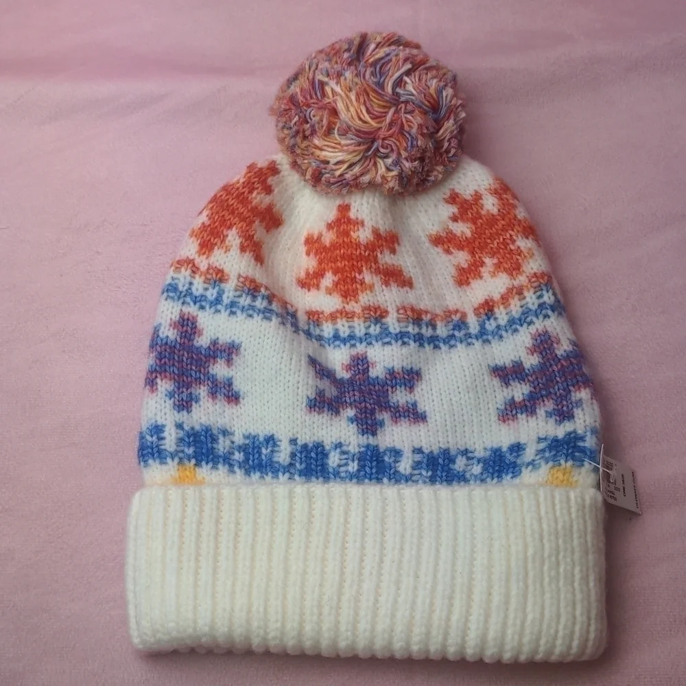 Old Navy White Snowflake Knit Pom Pom Beanie Hat